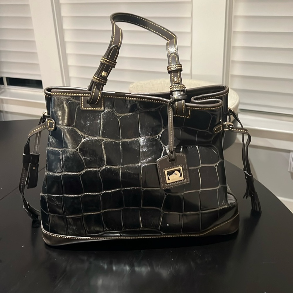 Dooney & Bourke tote